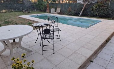 Casa en Alquiler en Valentina Norte Rural