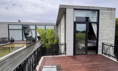 Venta Casa 6 ambientes Parque Pileta Parrilla en Barrio Ecuestre Costa Esmeralda Pinamar