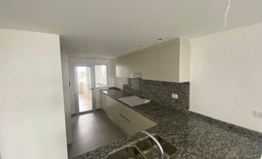 Venta departamento de 2 dormitorios, balcón con parrillero en Granadero Baigorria