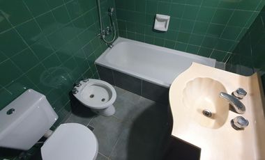 Vicente López s/Av del Libertador 800  vista al río - 3 amb  con balcón piso alto , Excelente