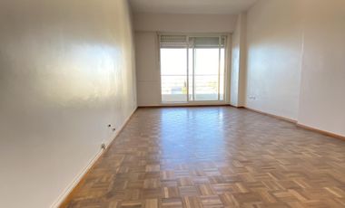 Vicente López s/Av del Libertador 800  vista al río - 3 amb  con balcón piso alto , Excelente