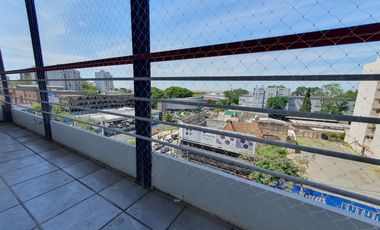 Vicente López s/Av del Libertador 800  vista al río - 3 amb  con balcón piso alto , Excelente