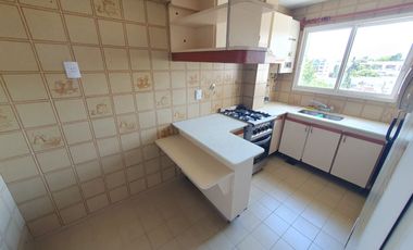 Vicente López s/Av del Libertador 800  vista al río - 3 amb  con balcón piso alto , Excelente