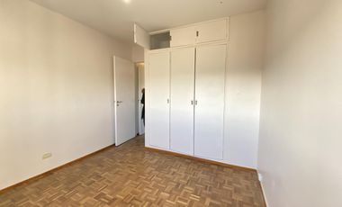 Vicente López s/Av del Libertador 800  vista al río - 3 amb  con balcón piso alto , Excelente