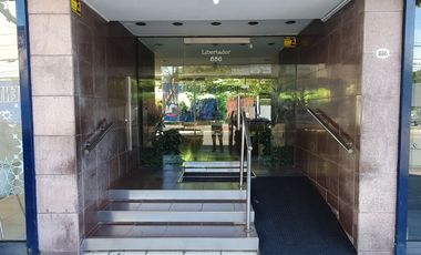 Vicente López s/Av del Libertador 800  vista al río - 3 amb  con balcón piso alto , Excelente