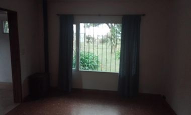 Casa en venta - 2 Dormitorios 2 Baños - Miramar