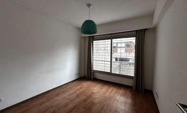 Departamento en venta en Martínez, de 2 ambientes, cochera, baulera.