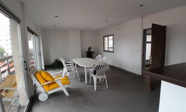 Departamento en venta en Martínez, de 2 ambientes, cochera, baulera.