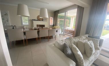 VENTA Casa 6 ambientes San Marco Villanueva