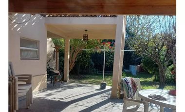 Casa en Venta - 2 Dormitorios 1 Baño Cochera - 300 mts2 - Almirante Brown,Buenos Aires