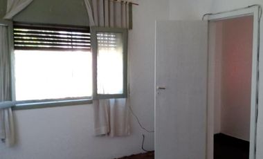 Casa Antigua en Buen Estado - Temperley Este