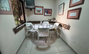 VENTA DE CASA DE TRES PISOS CON VISTA AL MAR EN BARRANCO