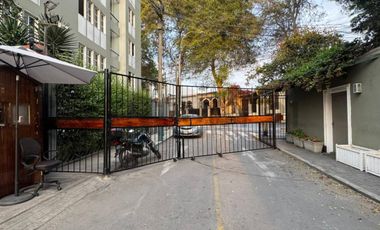 VENTA DE CASA DE TRES PISOS CON VISTA AL MAR EN BARRANCO