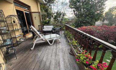 VENTA DE CASA DE TRES PISOS CON VISTA AL MAR EN BARRANCO