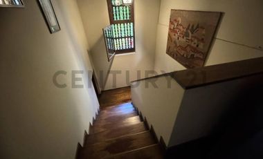 VENTA DE CASA DE TRES PISOS CON VISTA AL MAR EN BARRANCO