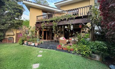 VENTA DE CASA DE TRES PISOS CON VISTA AL MAR EN BARRANCO