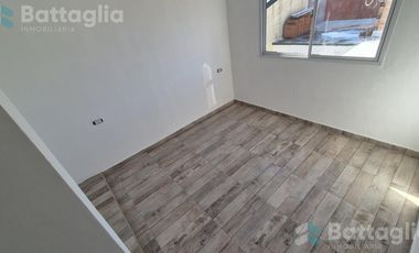 Departamento con patio y espacio vehiular