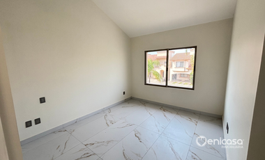 Casa en venta Remodelada en Villa California