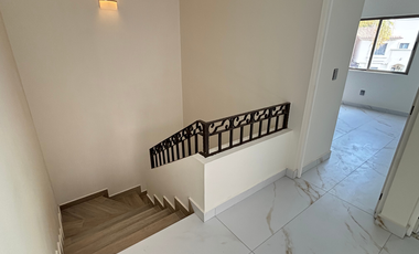 Casa en venta Remodelada en Villa California