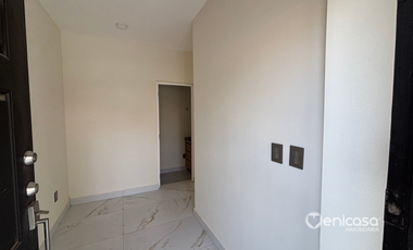 Casa en venta Remodelada en Villa California