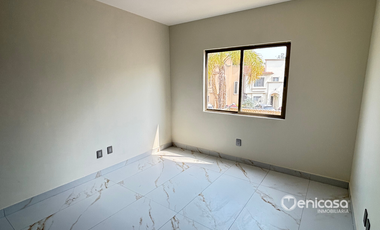 Casa en venta Remodelada en Villa California