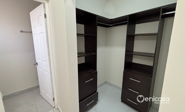 Casa en venta Remodelada en Villa California