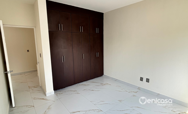 Casa en venta Remodelada en Villa California