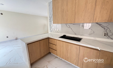 Casa en venta Remodelada en Villa California