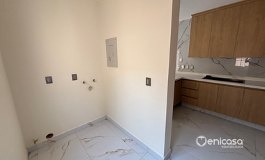 Casa en venta Remodelada en Villa California