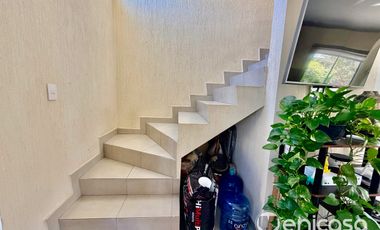 Casa en venta en Alta California con Excedente frente a terraza