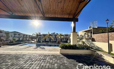 Casa en venta en Alta California con Excedente frente a terraza