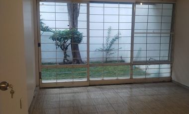 CASA EN RENTA - LADRÓN DE GUEVARA