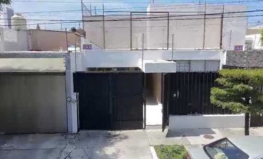 CASA EN RENTA - LADRÓN DE GUEVARA