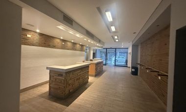 Local en  alquiler en Microcentro de 405 m2, apto gastronomía con tiraje.