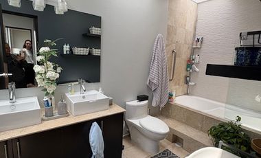 EXCELENTE OPORTUNIDAD SE VENDE CASA EN PRIV. SAN FRANCISCO