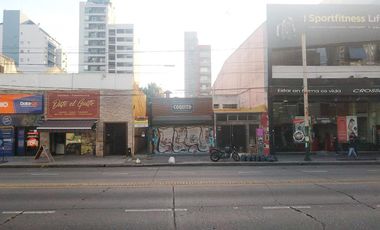 Gran inmueble en PH con 2 locales   Dpto monomambiente. Banfield Este