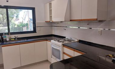 Casa en venta y alquiler anual Mapuche C.C. Sin muebles.