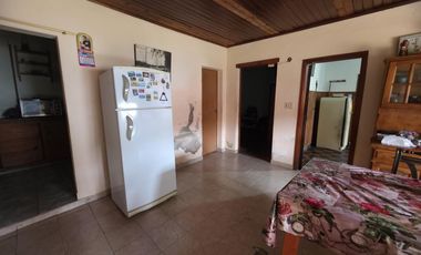 CASA EN VENTA EN LUIS GUILLON- DOBLE TERRENO