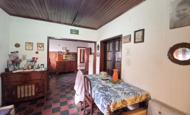 CASA EN VENTA EN LUIS GUILLON- DOBLE TERRENO