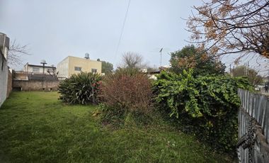 CASA EN VENTA EN LUIS GUILLON- DOBLE TERRENO