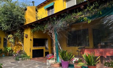 VENDEMOS GRAN CASA ZONA GOLF , CON GRAN JARDIN