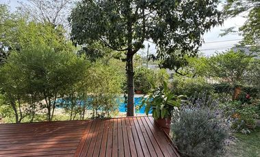 VENDEMOS GRAN CASA ZONA GOLF , CON GRAN JARDIN