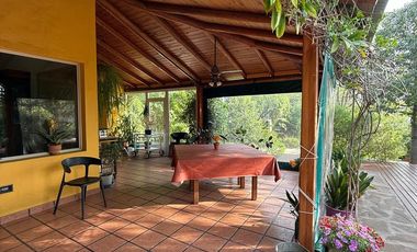 VENDEMOS GRAN CASA ZONA GOLF , CON GRAN JARDIN