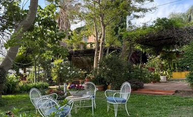 VENDEMOS GRAN CASA ZONA GOLF , CON GRAN JARDIN