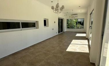 Casa en venta - 3 Dormitorios 5 Baños - 1.200Mts2 - Cañuelas