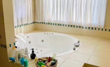 CHALET CON PILETA SOBRE 2 LOTES EN COUNTRY CLUB EL PARAISO