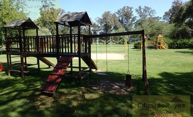 CHALET CON PILETA SOBRE 2 LOTES EN COUNTRY CLUB EL PARAISO