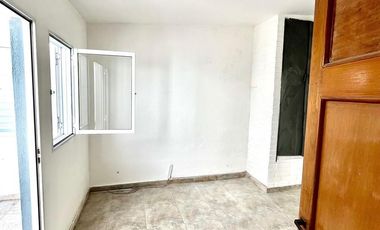 Casa al frente PH  2 dormitorios