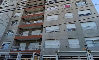 Departamento de dos ambientes en alquiler, Morón. Excelente ubicación.