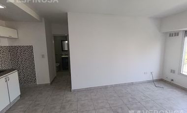 Departamento de dos ambientes en alquiler, Morón. Excelente ubicación.